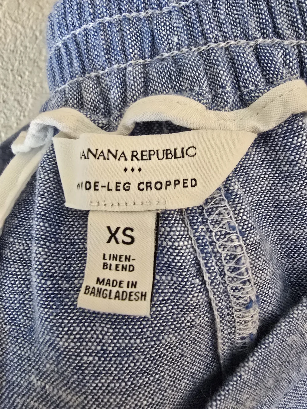 Banana Republic Light Heather Blue Wide-Leg Cropped Pants. Linen Blend.